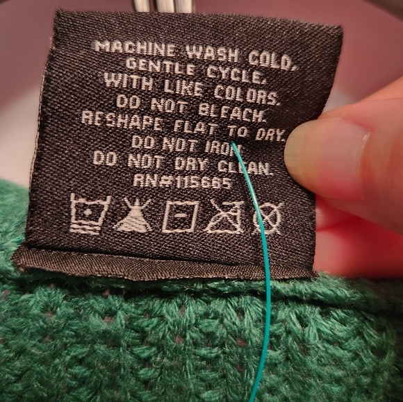 Harry Potter Slytherin Quidditch Sweater - Picture 5 of 5